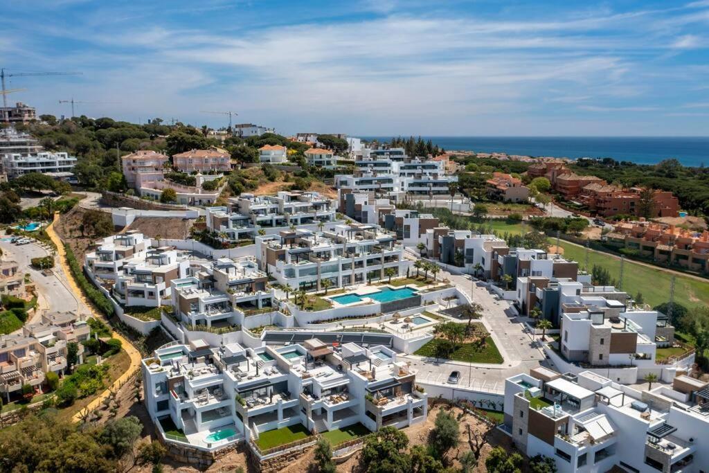 Luxury Next To Golf Course In Apartment Marbella